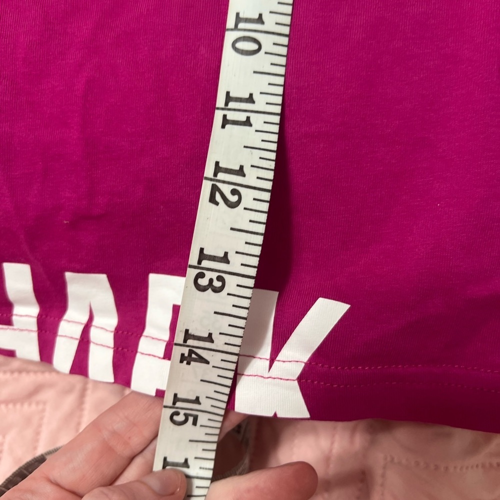 Gymshark Women's Cropped Logo Tee - Raspberry Pink medium - Picture 13 of 13
